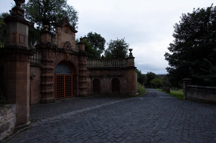 Glasgow: Ghouls, Ghosts & Gruesome Tales Guided Walking Tour - The Necropolis with a lantern