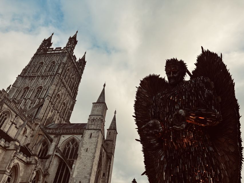 Gloucester: Ghost-Themed Guided Walking Tour - Rain, clothing, and comfort on the route