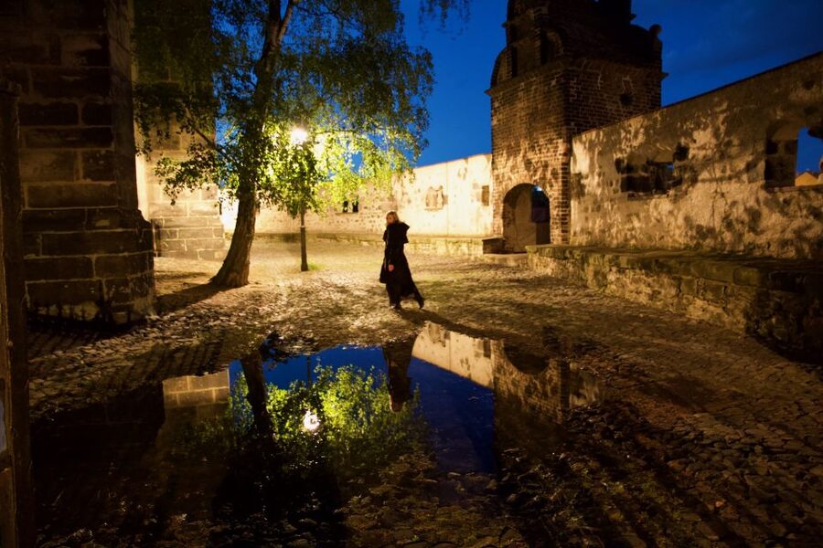 Görlitz: Ghosts and Spooky Historical Night Walking Tour - Starting beside Peterskirche in the dark