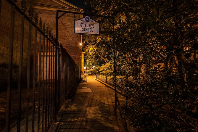 Greenwich Village Group Haunted Ghost Tour, in NYC - What the ghost stories are really like