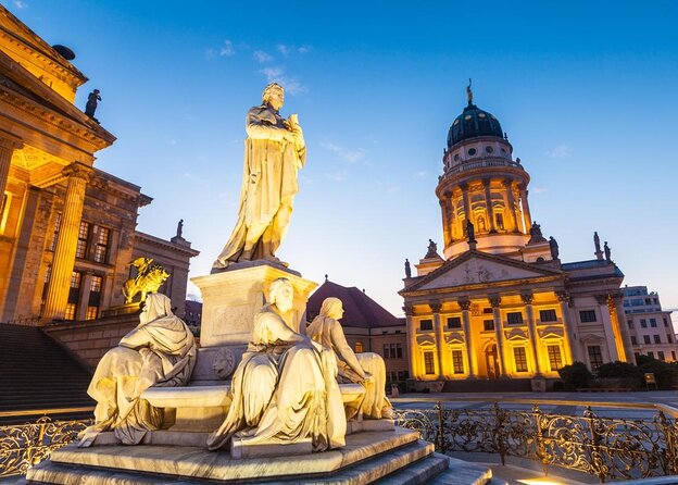 Gruseltour Berlin Haunted Ghost Walk 90-minute at Berlin Mitte city center - Key points to know before you book
