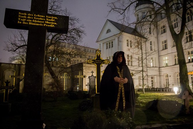 Gruseltour Berlin Haunted Ghost Walk 90-minute at Berlin Mitte city center - Live entertainment with a small-group feel