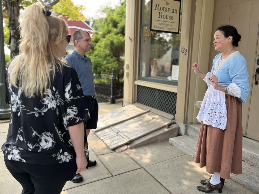 Guided Ghost Tour of Lititz - What the 45-minute format means for you