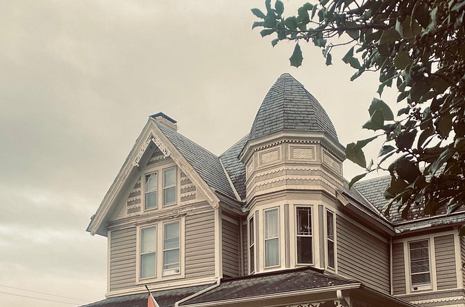 Guided Ghost Walking Tour Through Historic Fayetteville - A history lesson with a spooky edge