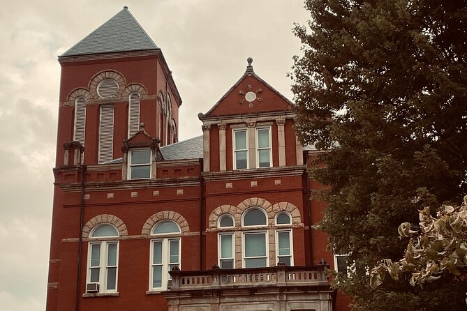 Guided Ghost Walking Tour Through Historic Fayetteville - Small groups and the guide’s role
