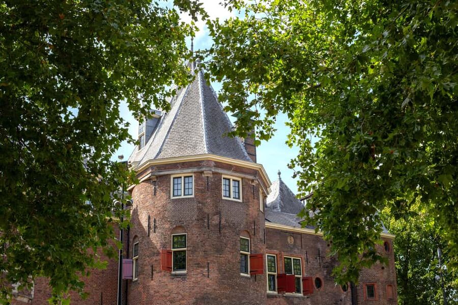 Guided Walking Tour Amsterdam - Dark History & Ghost Stories - Why this Amsterdam walk feels different