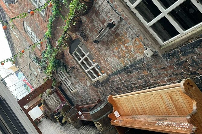 Haunted Belfast Exploration Game and Tour - The Merchant Hotel and Joys Entry: story, setting, and city detail