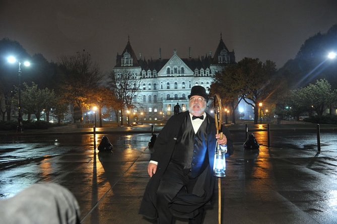 Haunted DC Night-Time Walking Tour on Capitol Hill - A Capitol Hill walk with a theatrical edge