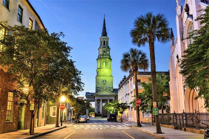Haunted Evening Horse and Carriage Tour of Charleston - A calm ride through Charleston’s haunted side