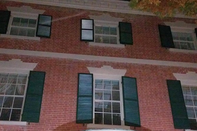 Haunted Footsteps Best Ghost & Paranormal Salem Tour - Rockafellas alley and the Blue Lady story