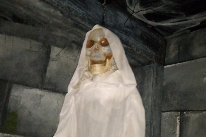 Haunted Mayfield Manor Haunted House Admission - How scary is the attraction?