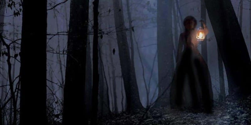 Haunted Mountain Ghost Walking Tour - A theatrical guide sets the tone