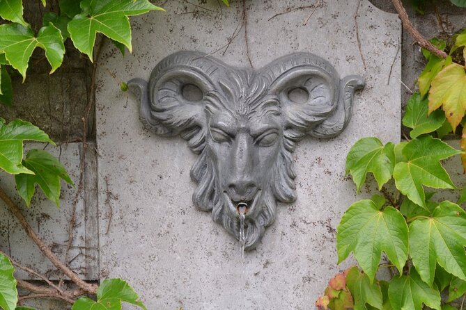 Haunted Old Montreal - Walking pace, group size, and comfort