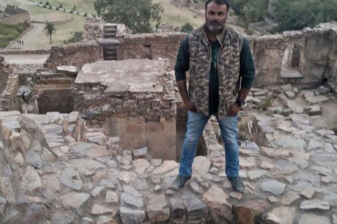Haunted Place Bhangargh Fort And Abhaneri Step Well By Private Car Same Day Tour - Leaving Jaipur in a private car
