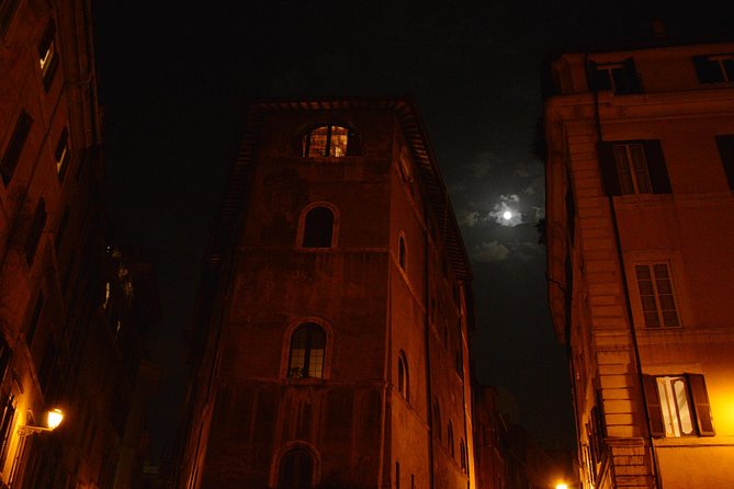 Haunted Rome Ghost Tour - The Original - Piazza Farnese and the darker side of power