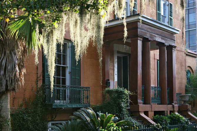 Haunted Savannah Paranormal Ghost Tour - Ending at Wright Square, the hanging square