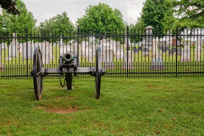 Haunted Smart Phone App Location Aware Walking Tour in Gettysburg - General Reynolds and the spirit on Baltimore Street