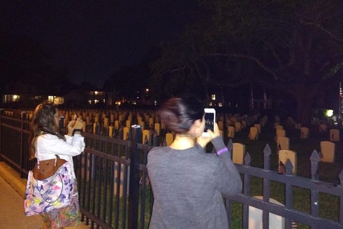 Haunting Hour Walking Ghost Tour - Meeting the guide at 9 p.m.