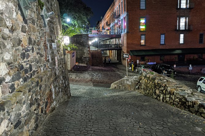 Hell Cat Ghost Tour - Savannah's Haunts and Horror - Megan, Sarah, and Lance bring different styles