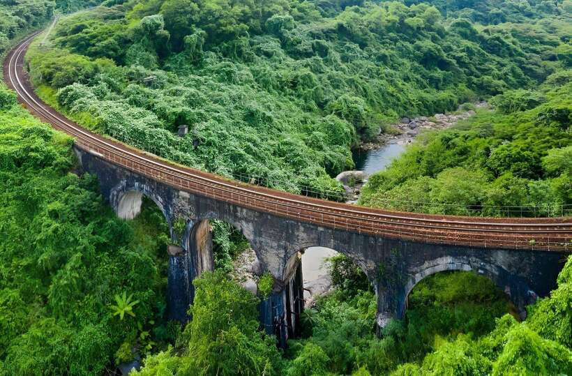Hoi An: Hue Transfer stop An Bang Ghost town, Hai Van Pass - Price, private transport, and what is not included