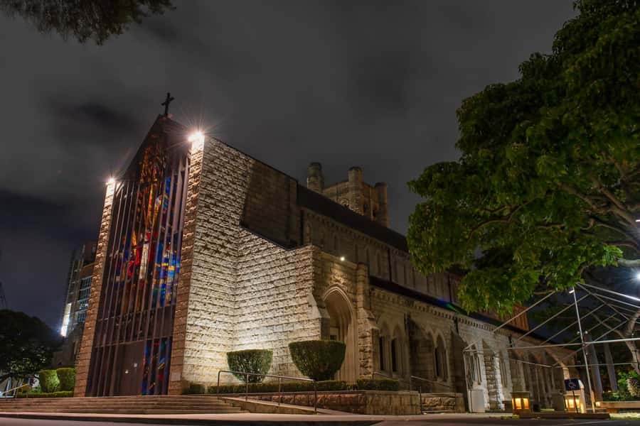 Honolulu Haunts: Ghosts and Spirits Walking Tour - Night marchers, warriors, and the clash of cultures