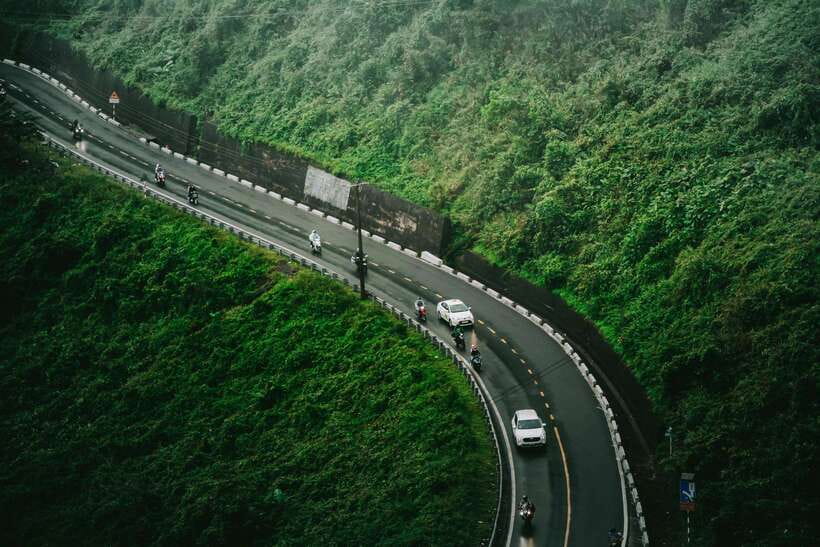 Hue : Private Car to Hoi An via HaiVan pass & City of Ghosts - Crossing Hai Van Pass by private car