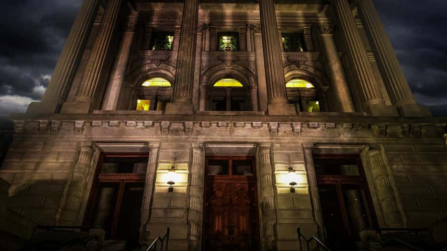 Indianapolis: Crossroads Ghosts Haunted Walking Tour - Who should book this Indianapolis ghost tour?
