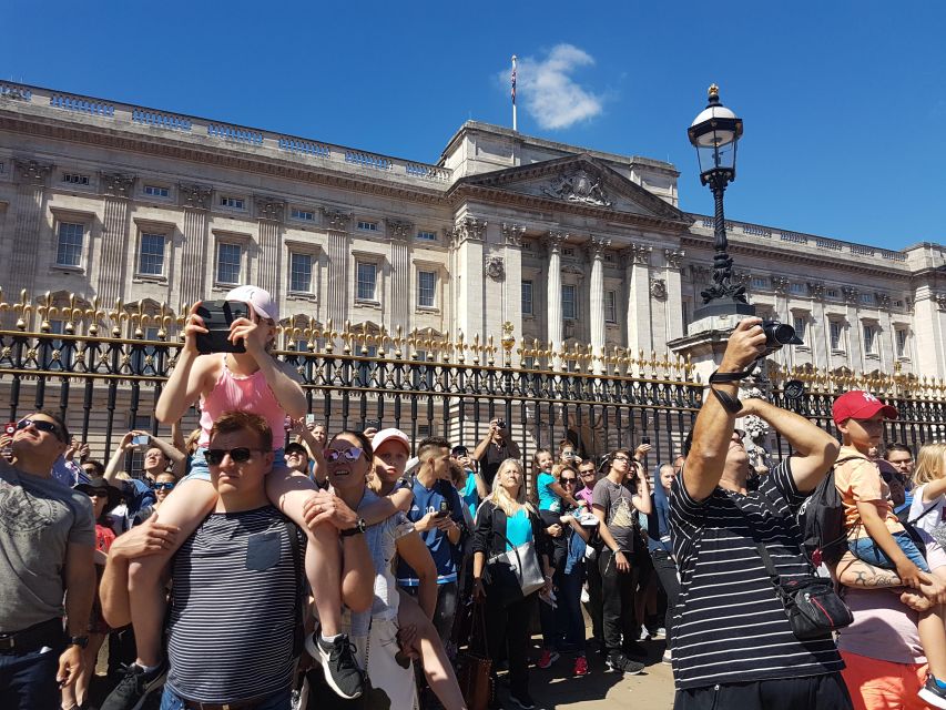 Jack The Ripper Museum & See 30+ London Top Sights Tour - Crossing toward the Southbank