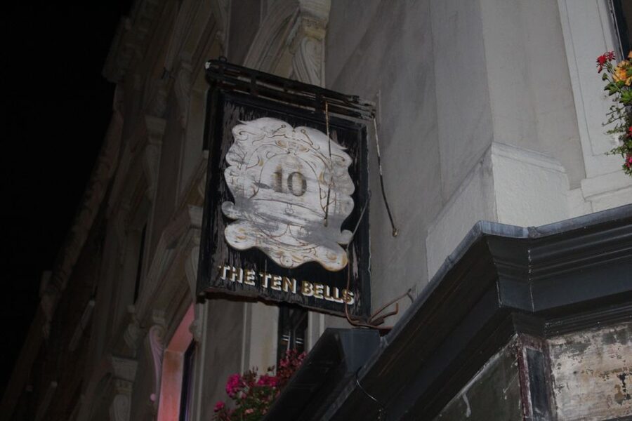 Jack The Ripper Tour in London's East End - How the guides shape the experience