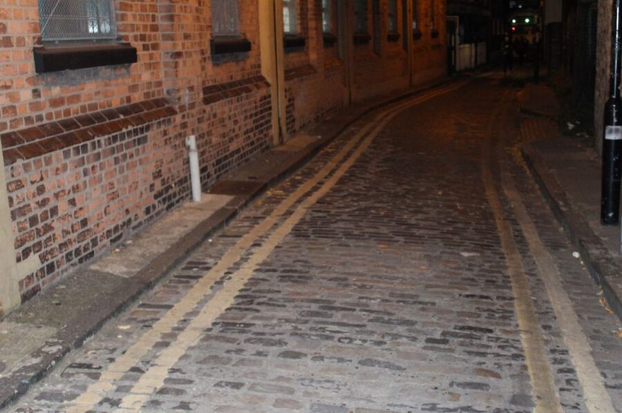 Jack The Ripper Tour in London's East End - Walking into Whitechapel in 1888