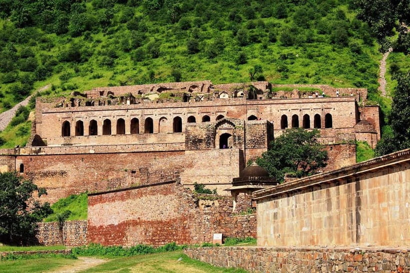 Jaipur: Haunted Bhangarh Fort and Abhaneri Stepwell Day Trip - The three-hour road from Jaipur to Abhaneri