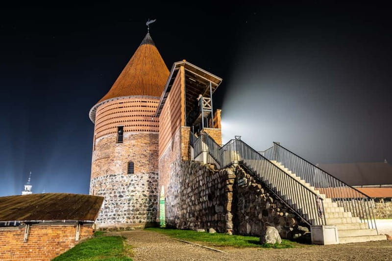 Kaunas: Old Town Private Ghost Tour - The first stories: chains, catacombs, and nightfall