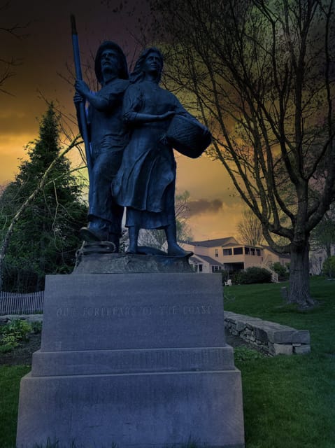 Kennebunkport: Haunted Ghost Walking Tour - Kennebunk River Club and the walk back