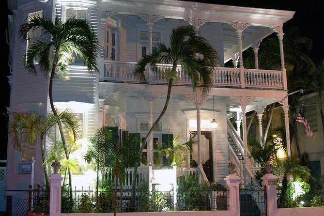 Key West Haunted Pub Crawl and Ghost Tour with Free T-Shirt - Cayo Hueso and the Bone Island story