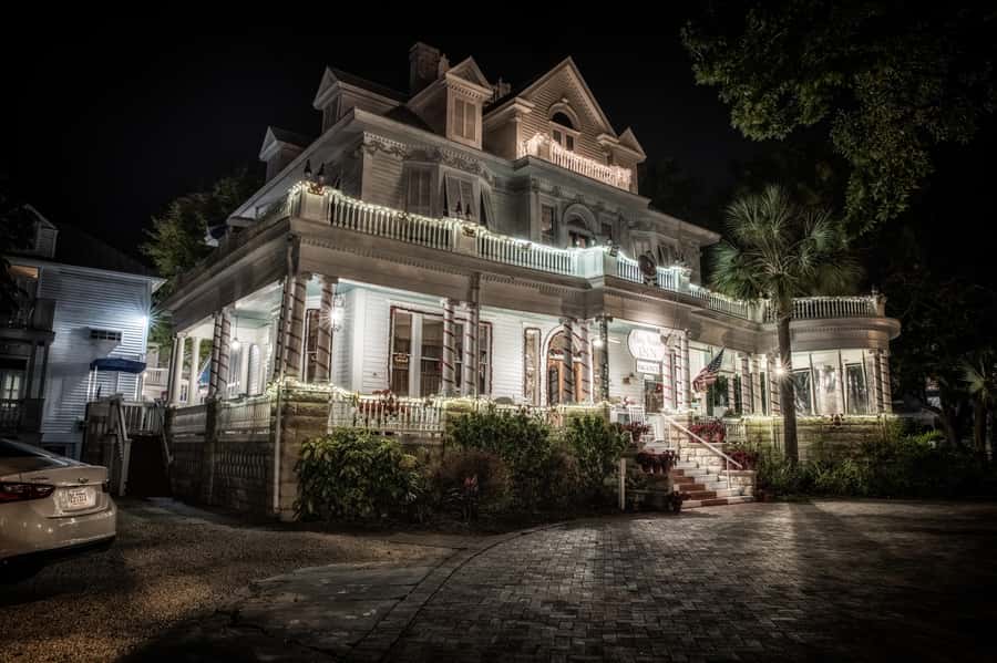 Key West: Southernmost Ghosts Haunted Walking Tour - What the guide adds, and where the tour may falter