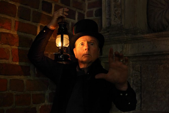 Krakow Night Tour: Ghosts, Vampires and Legends of the Old Town - Rynek Glowny’s legends and medieval lanes