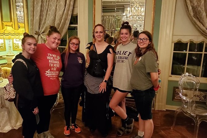 Lake Geneva Ghost Walk - Entering the Maxwell Mansion Hotel