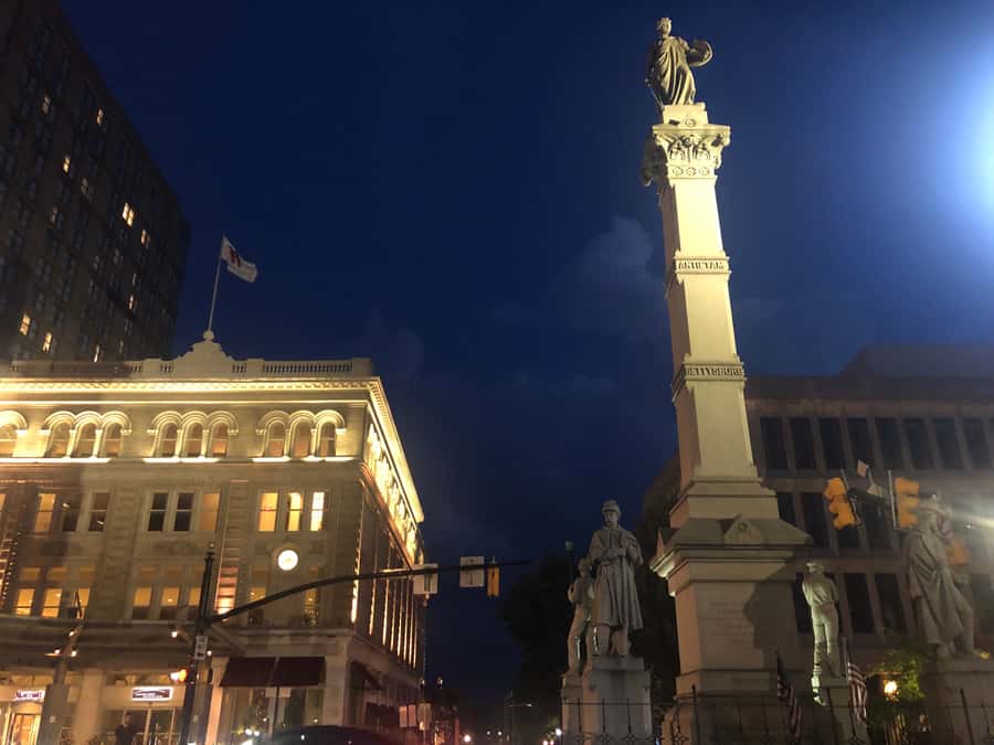Lancaster: Evening Ghost Tour by Candlelight - Following the lantern through downtown Lancaster