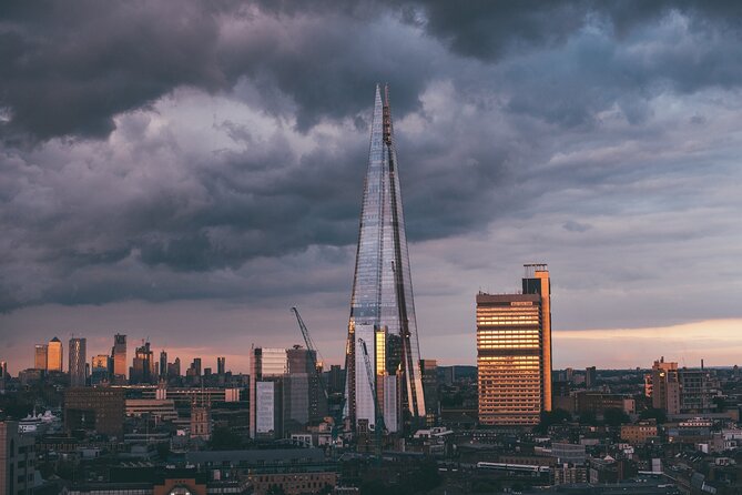 London Bridge Ghost Walking Tour - The Golden Hinde brings in queens, devils, and sea stories