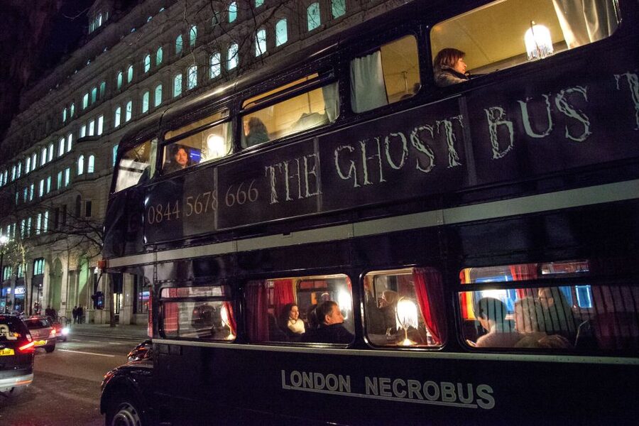 London: Comedy Horror Ghost Tour on a Bus - The conductor, actors, and final effects