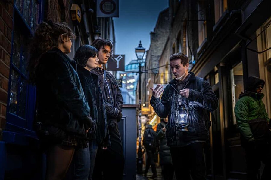 London: Interactive Jack the Ripper Night Walking Tour - Finishing at Mitre Square