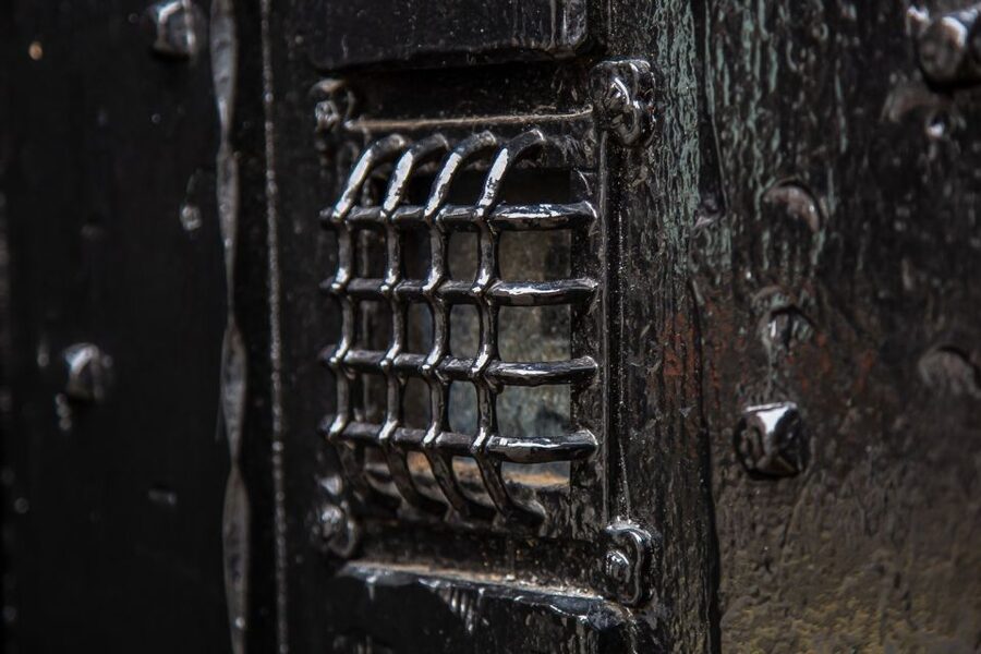 London: Jack The Ripper and Sherlock Holmes Bus Tour - A sightseeing ride before the murders