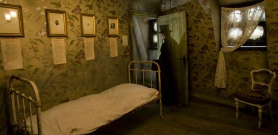 London: Jack the Ripper Museum Tickets - Mitre Square and the Discovery of Catherine Eddowes