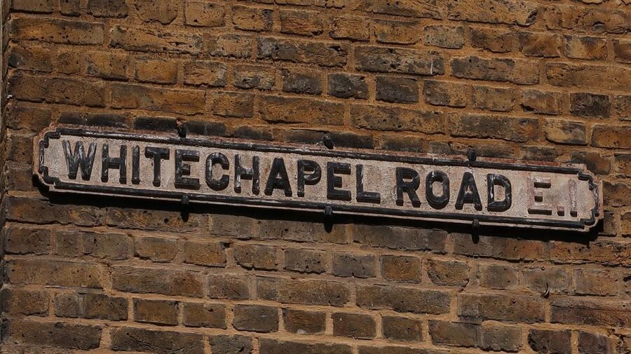 London: Jack the Ripper tour in Spanish (RLA Winner) - Mitre Square, where the story becomes especially concrete