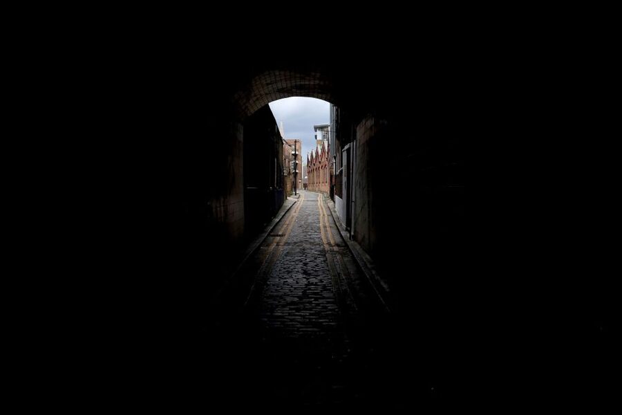 London: Jack the Ripper tour in Spanish (RLA Winner) - Meeting at St Marys Whitechapel Church Memorial