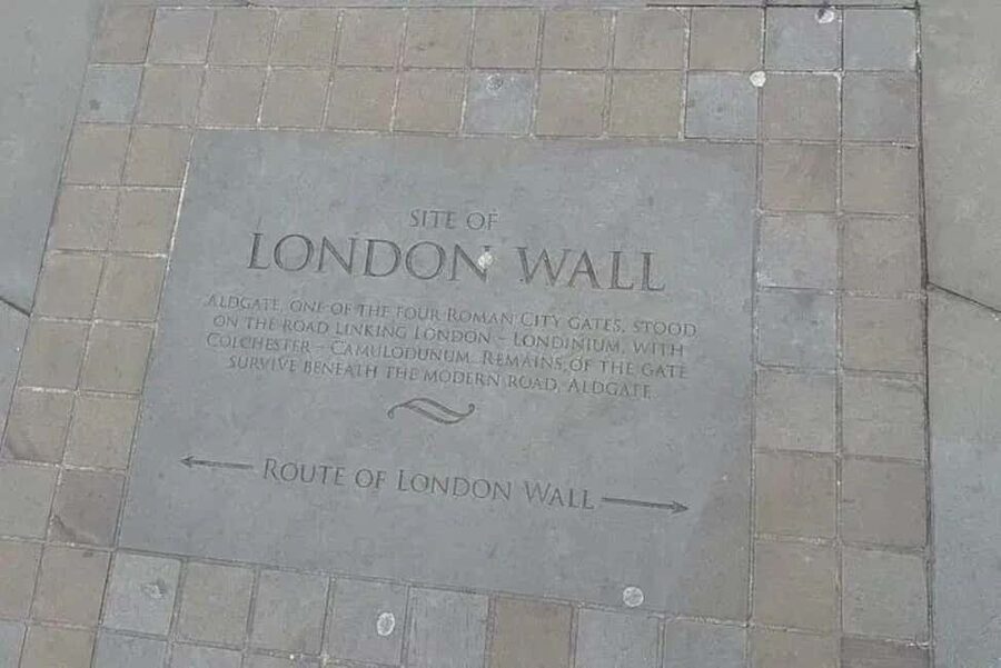 London: Jack the Ripper Tour with Drinks - The Whitechapel walking section