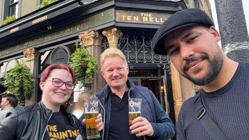 London: Jack the Ripper Tour with Historic Pub Stops - The guides make or break the afternoon