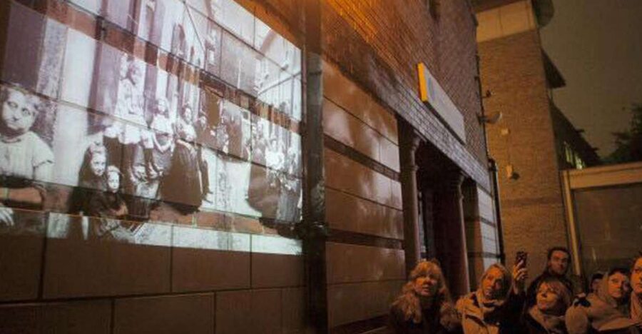 London: Jack the Ripper Tour with Immersive Ripper Vision - Walking through the murder sites