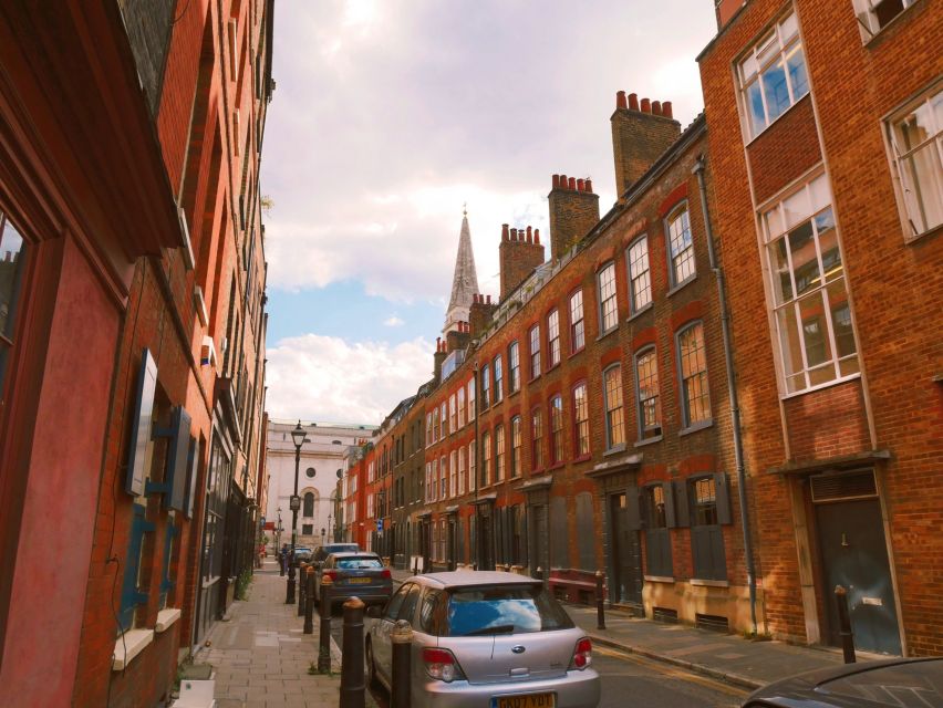 London: Jack The Ripper Tour with Ripper-ologist - Why the headset matters on a busy London walk