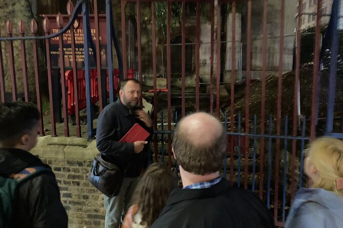 London's Ghosts & Gruesome Past Nighttime Walking Tour - Starting beneath Farringdon’s Underground tracks